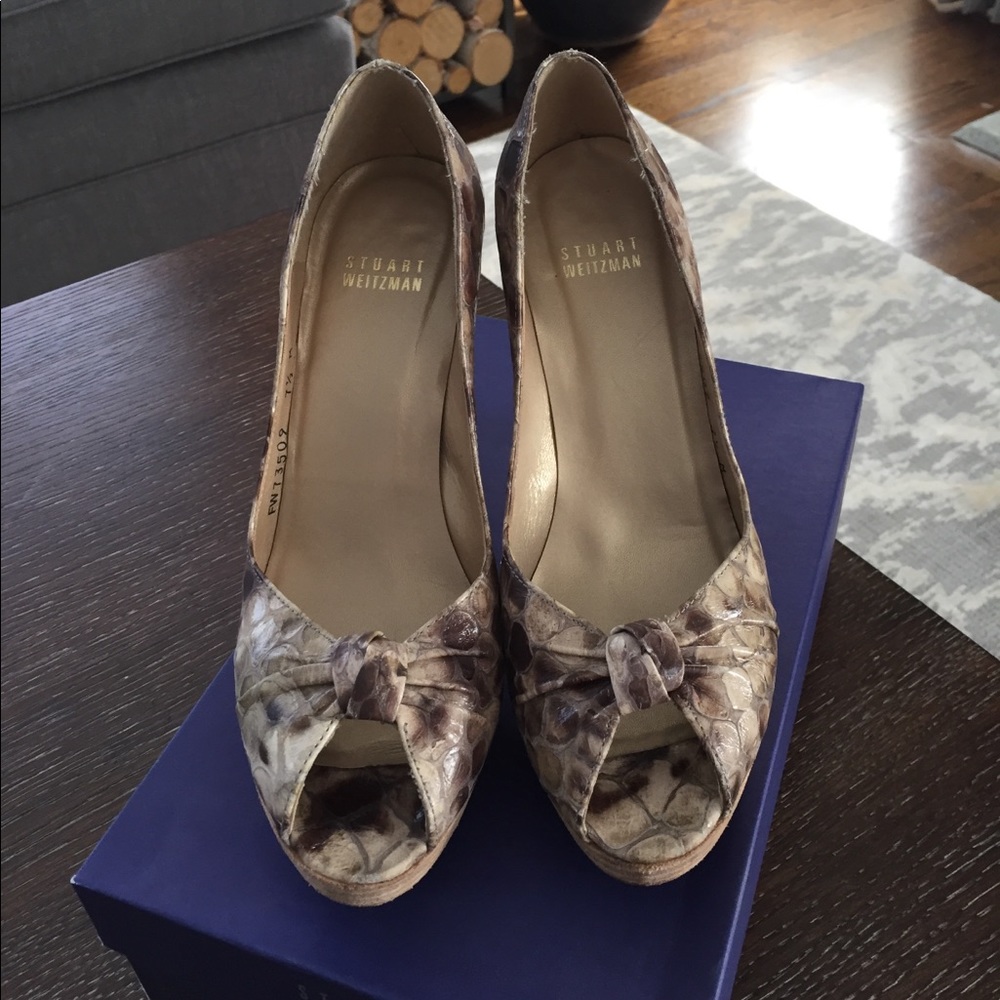 Stuart Weitzman Pinchos Peep Toe